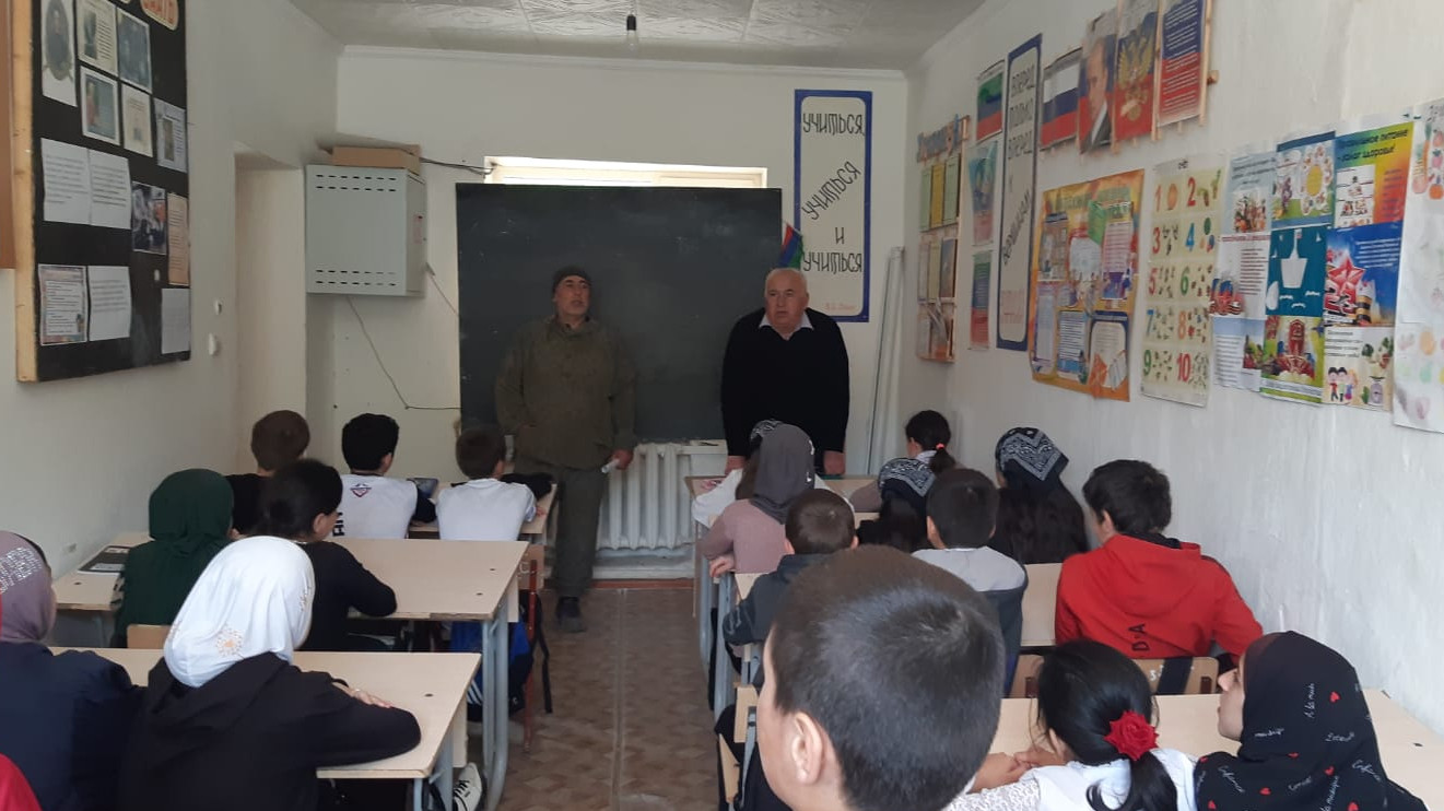 Лесники продолжают проводить открытые уроки в школах.