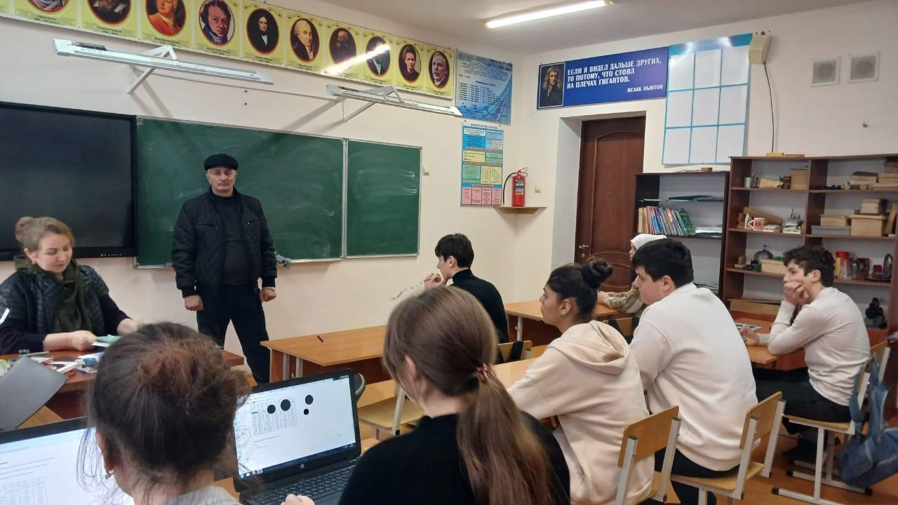 Руководитель Даглесхоза Вагаб Абдулхамидов поручил лесникам активизировать работу по экологическому воспитанию подрастающего поколения.