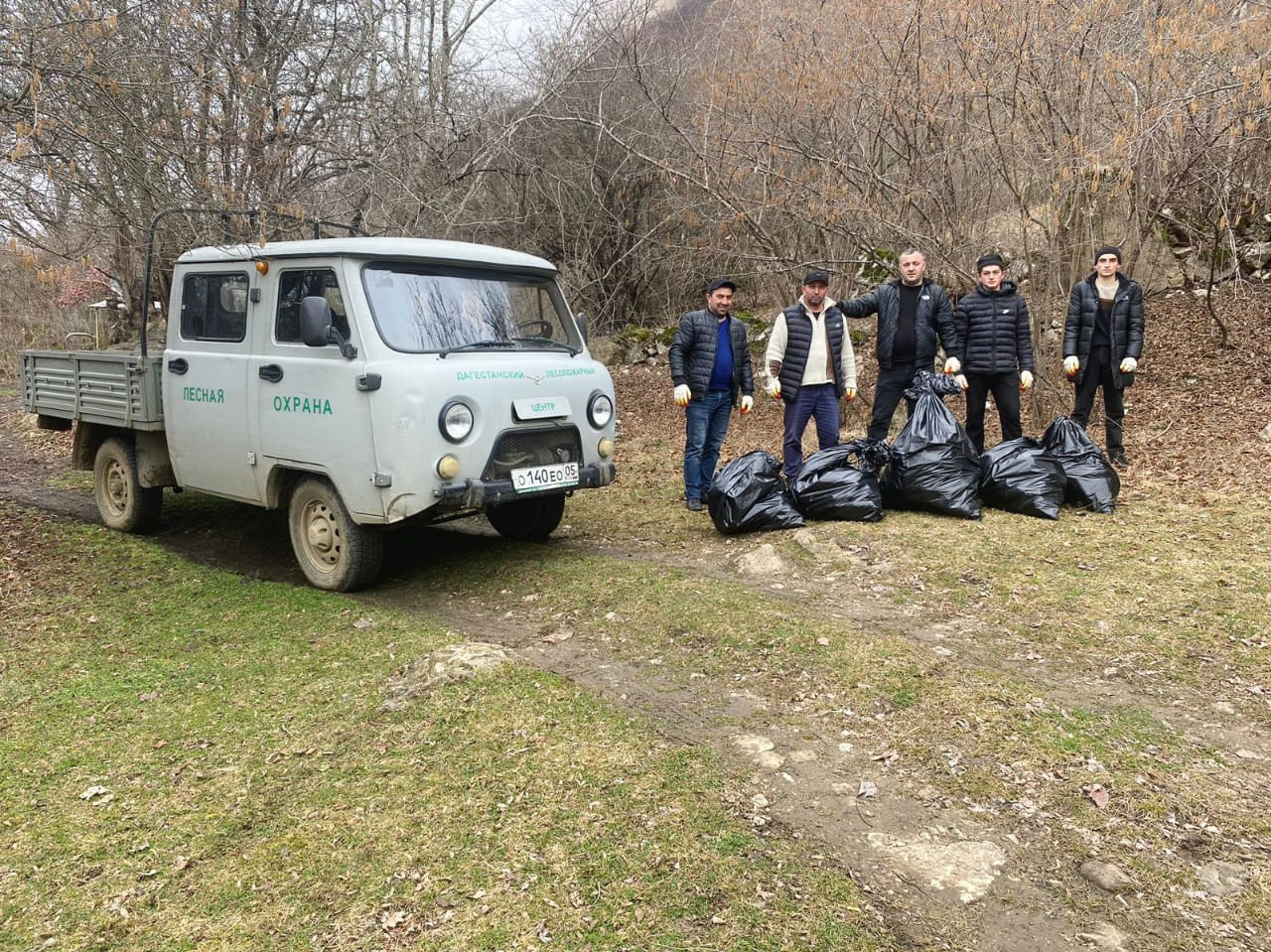Сегодня,  22 марта работники Хивского лесничества приняли участие во всероссийском субботнике