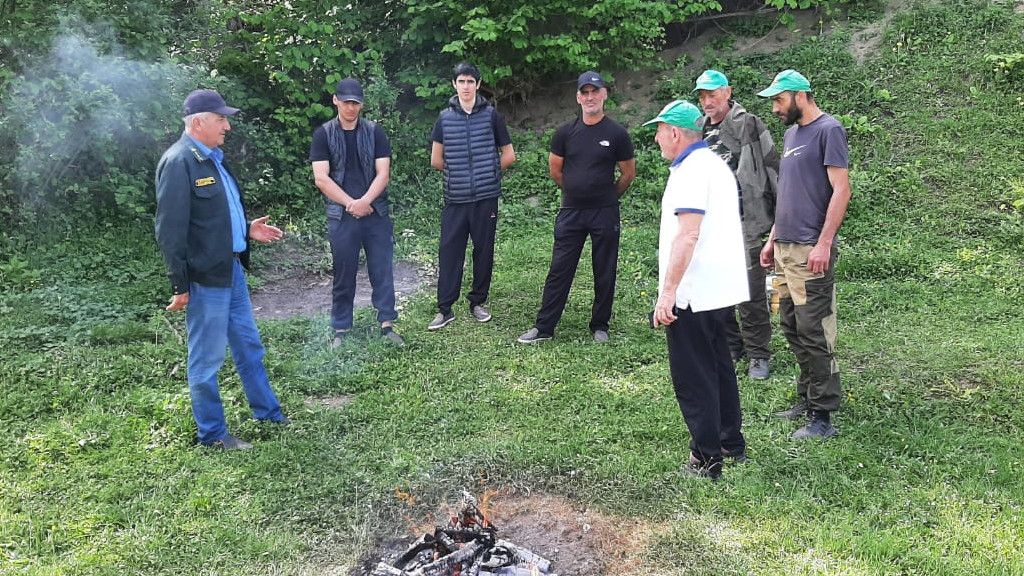 В связи с майскими праздниками, руководитель Даглесхоза Вагаб Абдулхамидов поручил   лесничествам  усилить патрулирование.