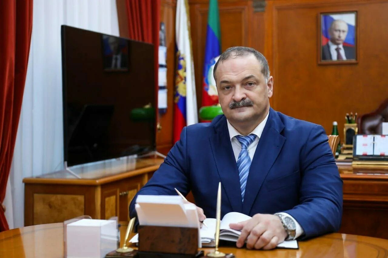 Лесники поздравляют Главу Республики Сергея  Алимовича Меликова с днём рождения