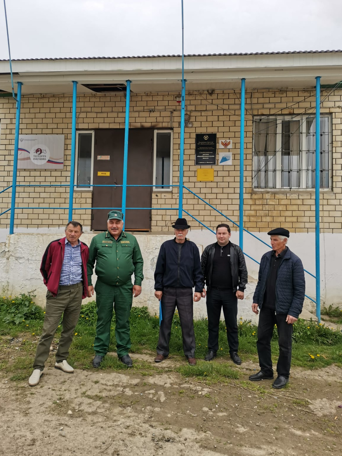 В преддверии майских праздников руководитель Даглесхоза Вагаб Абдулхамидов дал поручение лесничествам усилить работу по противопожарной профилактике среди населения.
