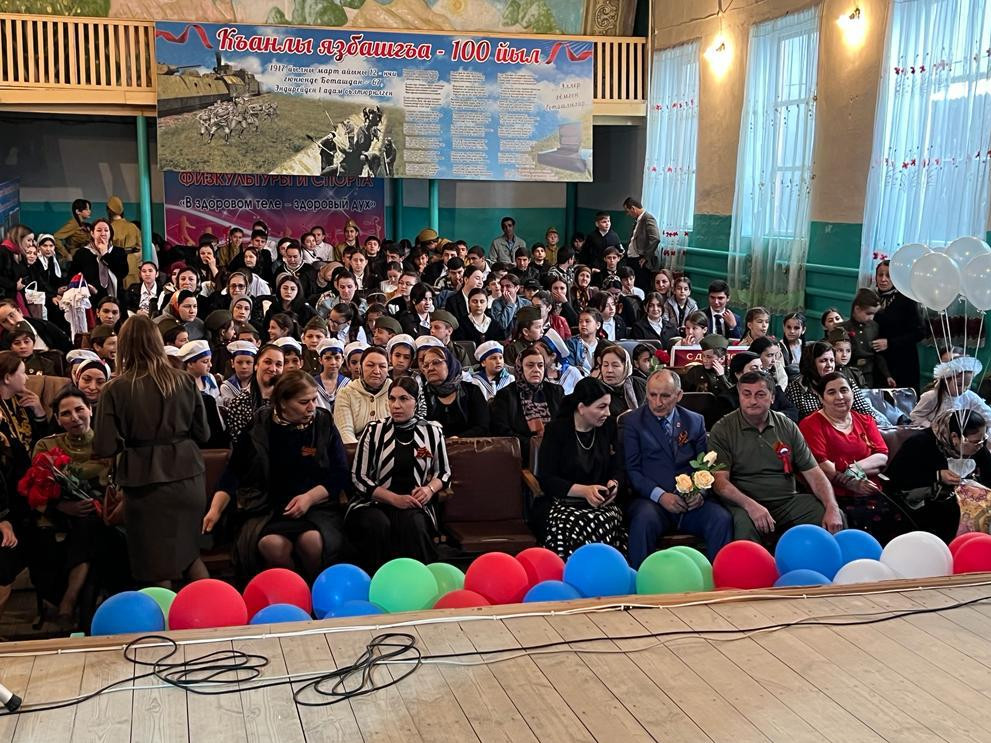Лесники поздравили подрастающее поколение с с Днём Победы