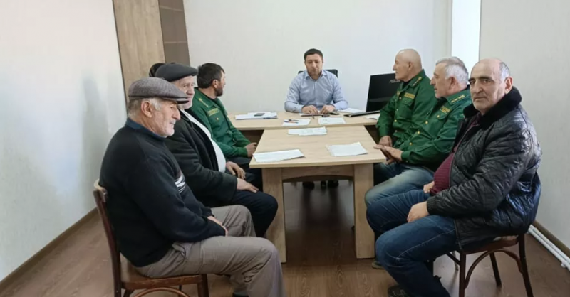 В ГКУ РД "Ботлихское лесничество" состоялось первое совещание в 2022году.