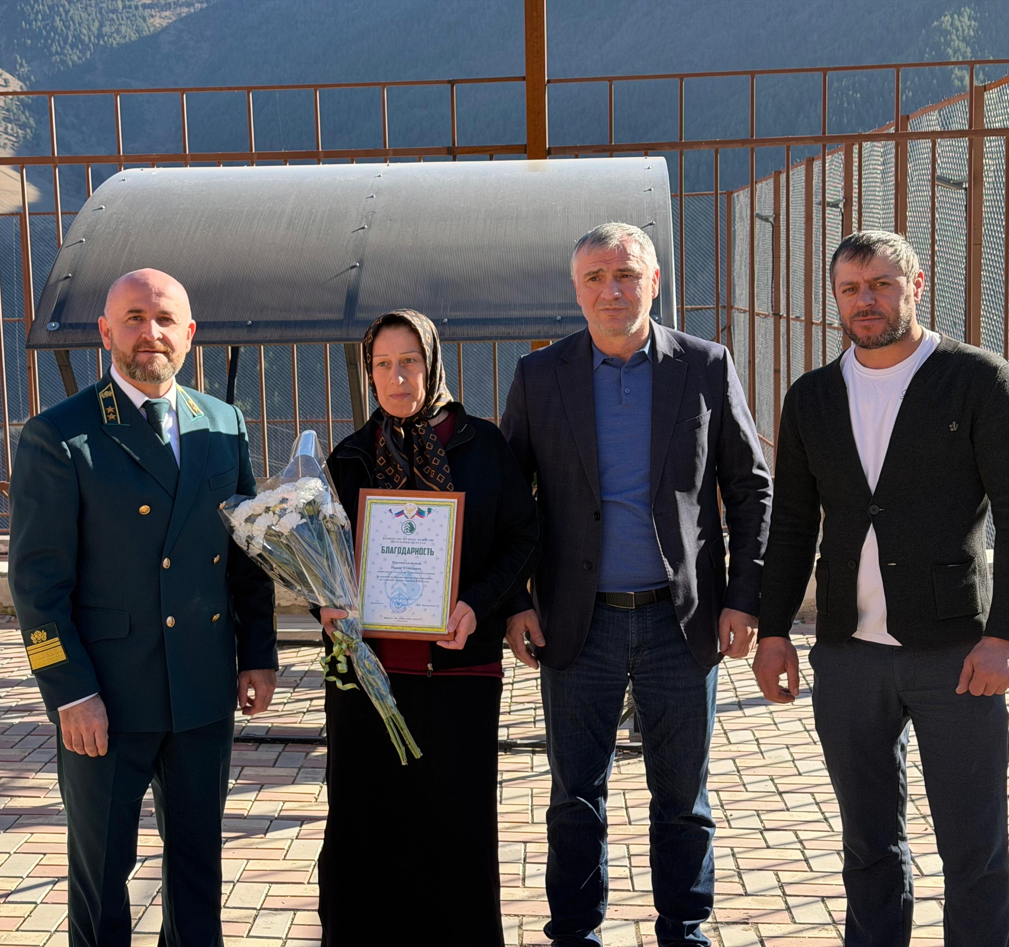 Вручение грамот Даглесхоза в Тлярате