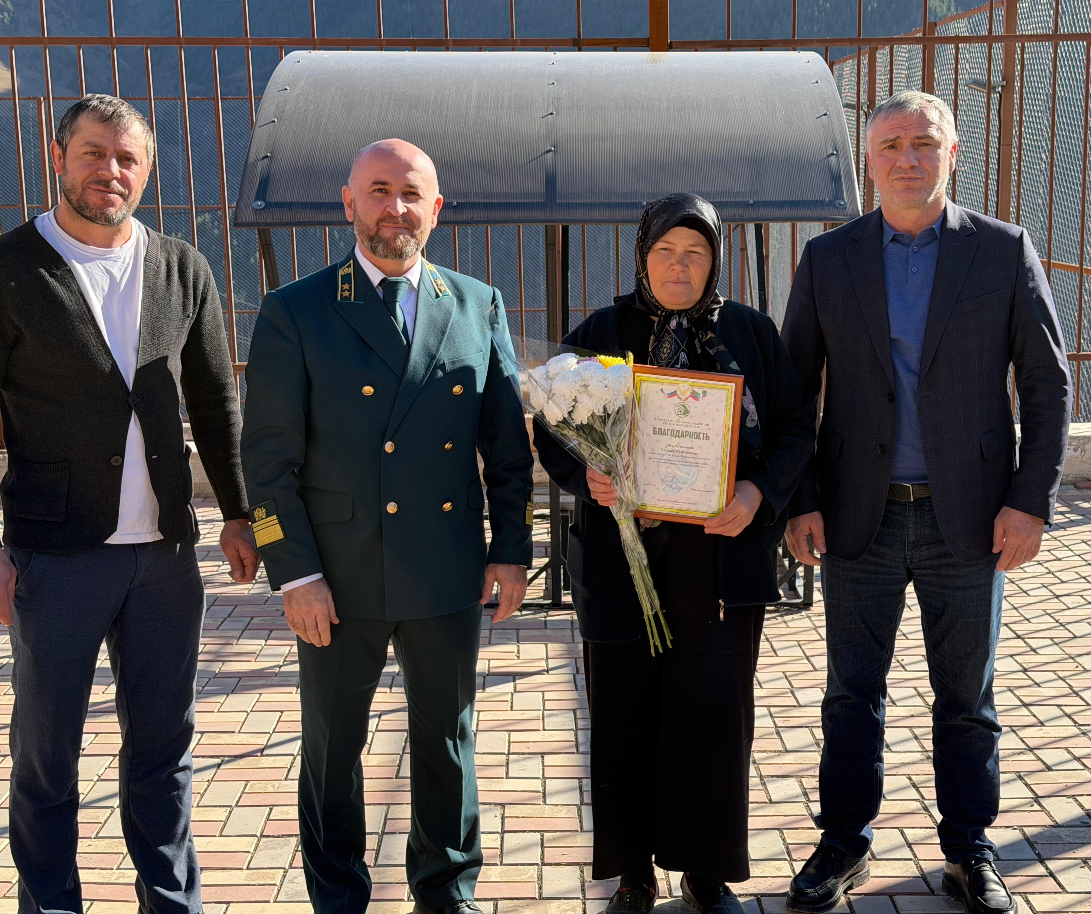 Вручение грамот Даглесхоза в Тлярате